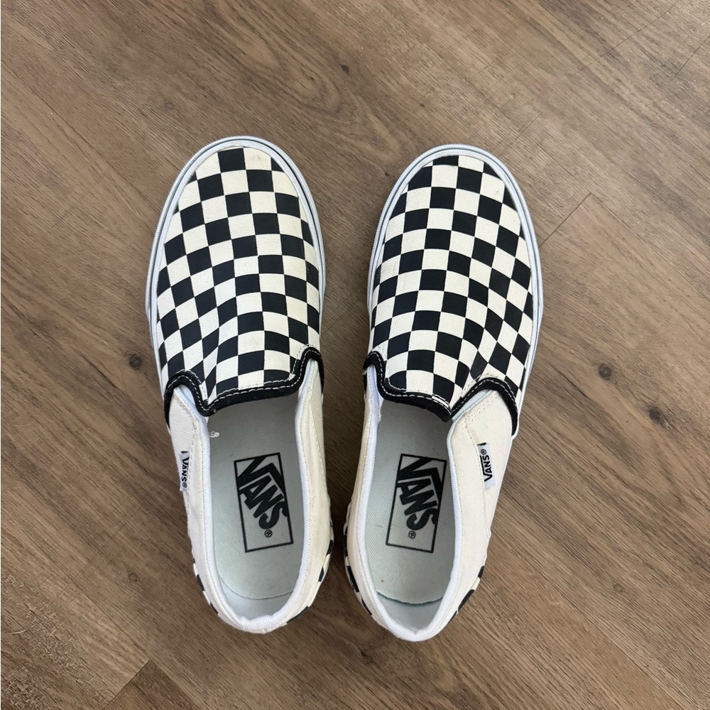 BLACK/CREAM checkered vans!